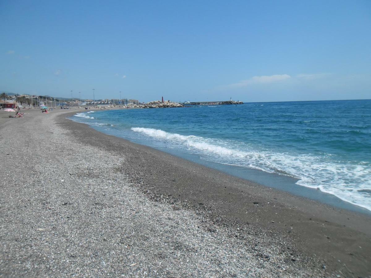 Estudio Caleta De Velez Luaran gambar